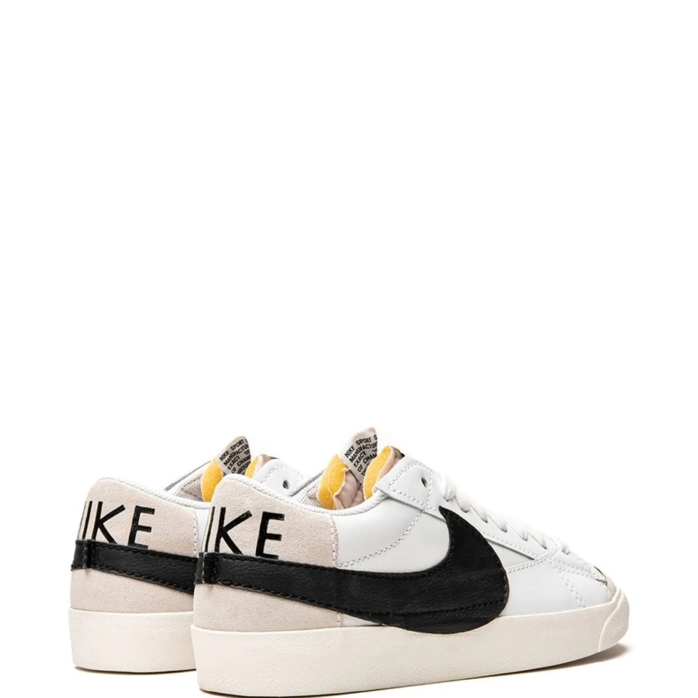 Nike White and Black Low-Top Sneakers